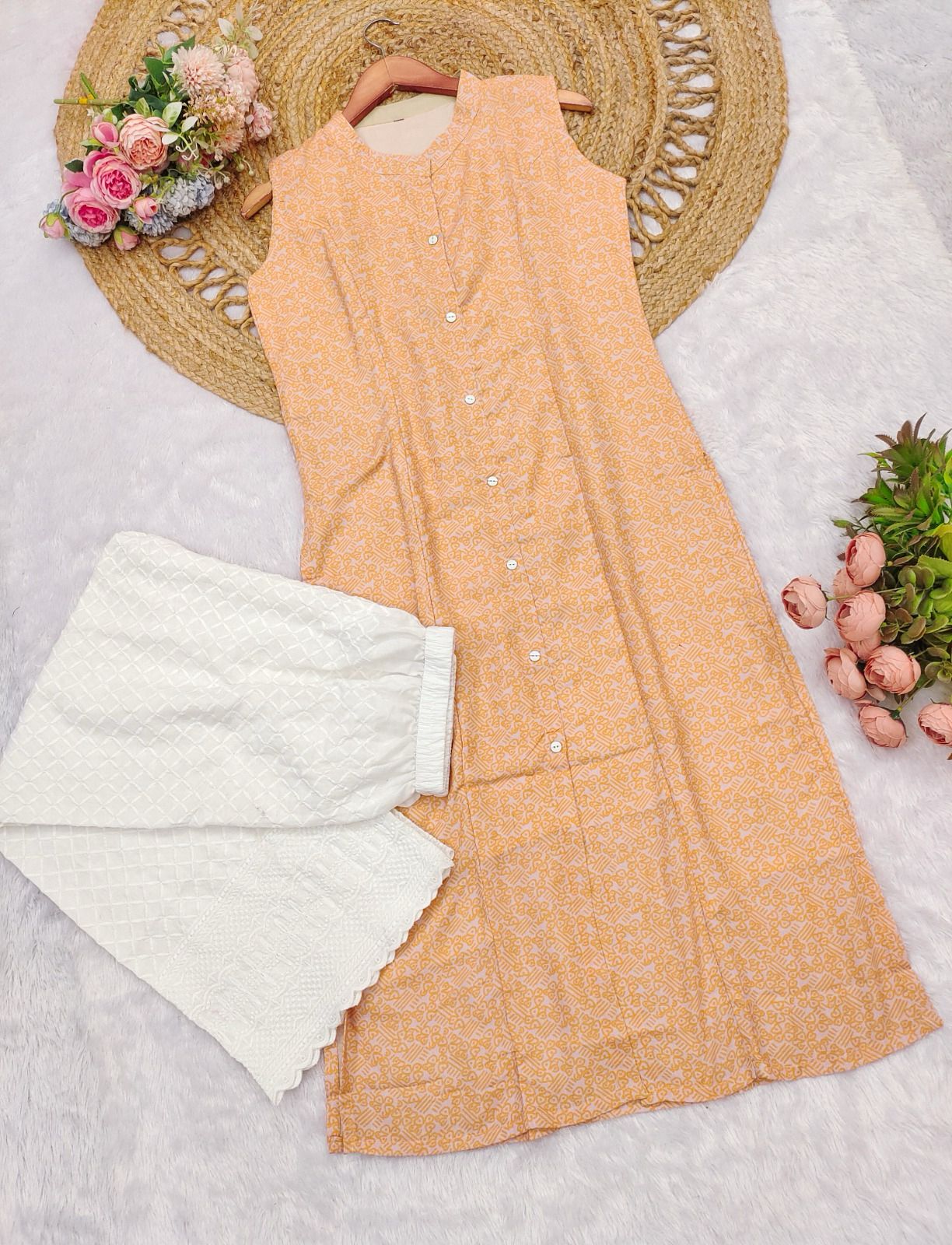 Elegant Floral Printed Sleeveless Long Kurti for Women