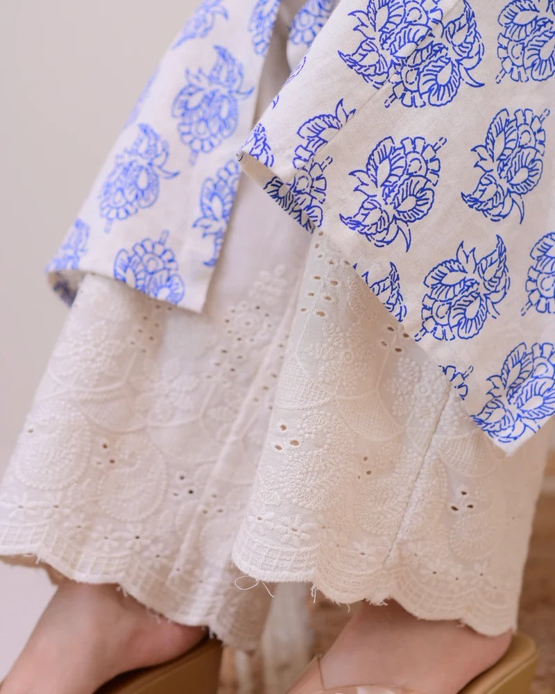 Elegant Floral Printed Sleeveless Long Kurti for Women