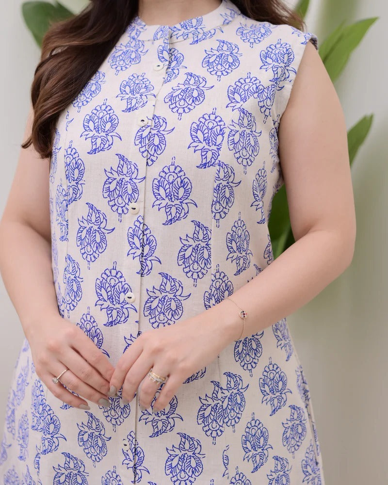 Elegant Floral Printed Sleeveless Long Kurti for Women