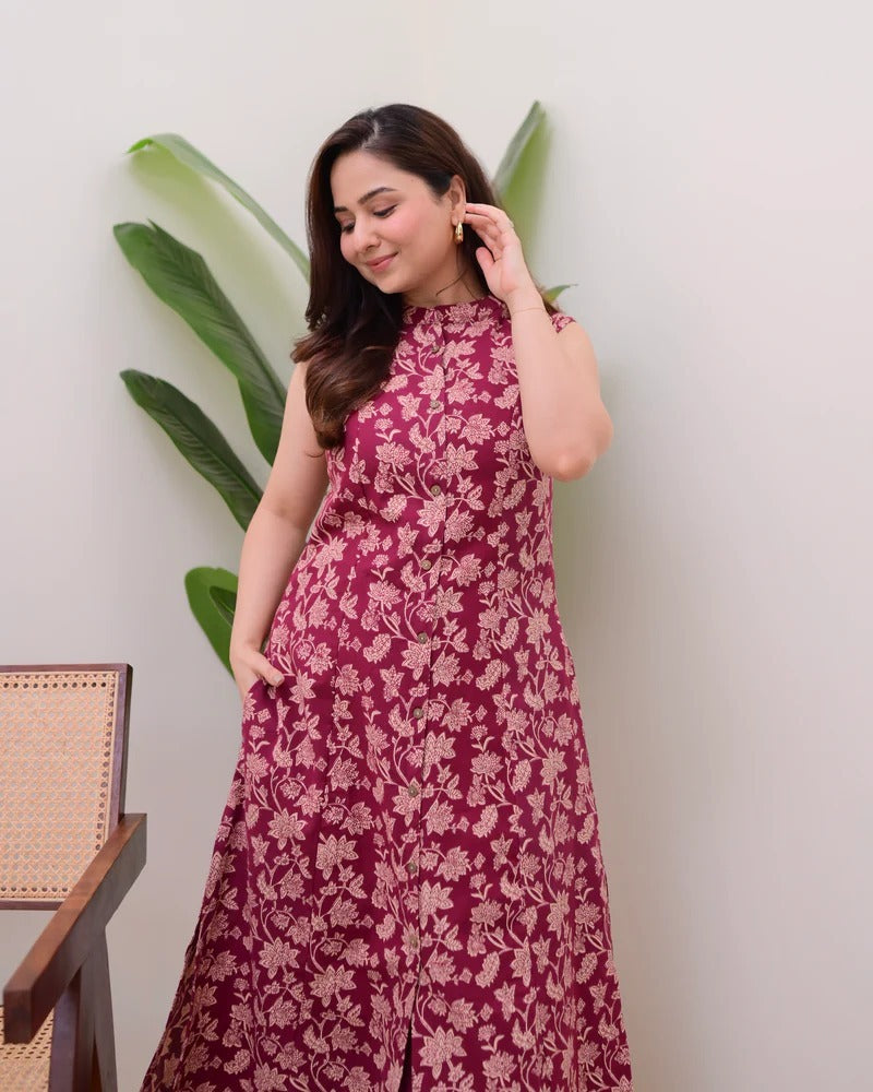 Elegant Floral Printed Sleeveless Long Kurti for Women