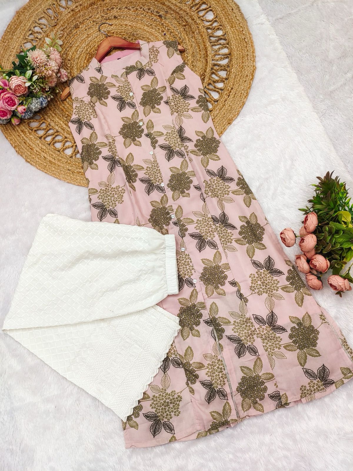 Elegant Floral Printed Sleeveless Long Kurti for Women