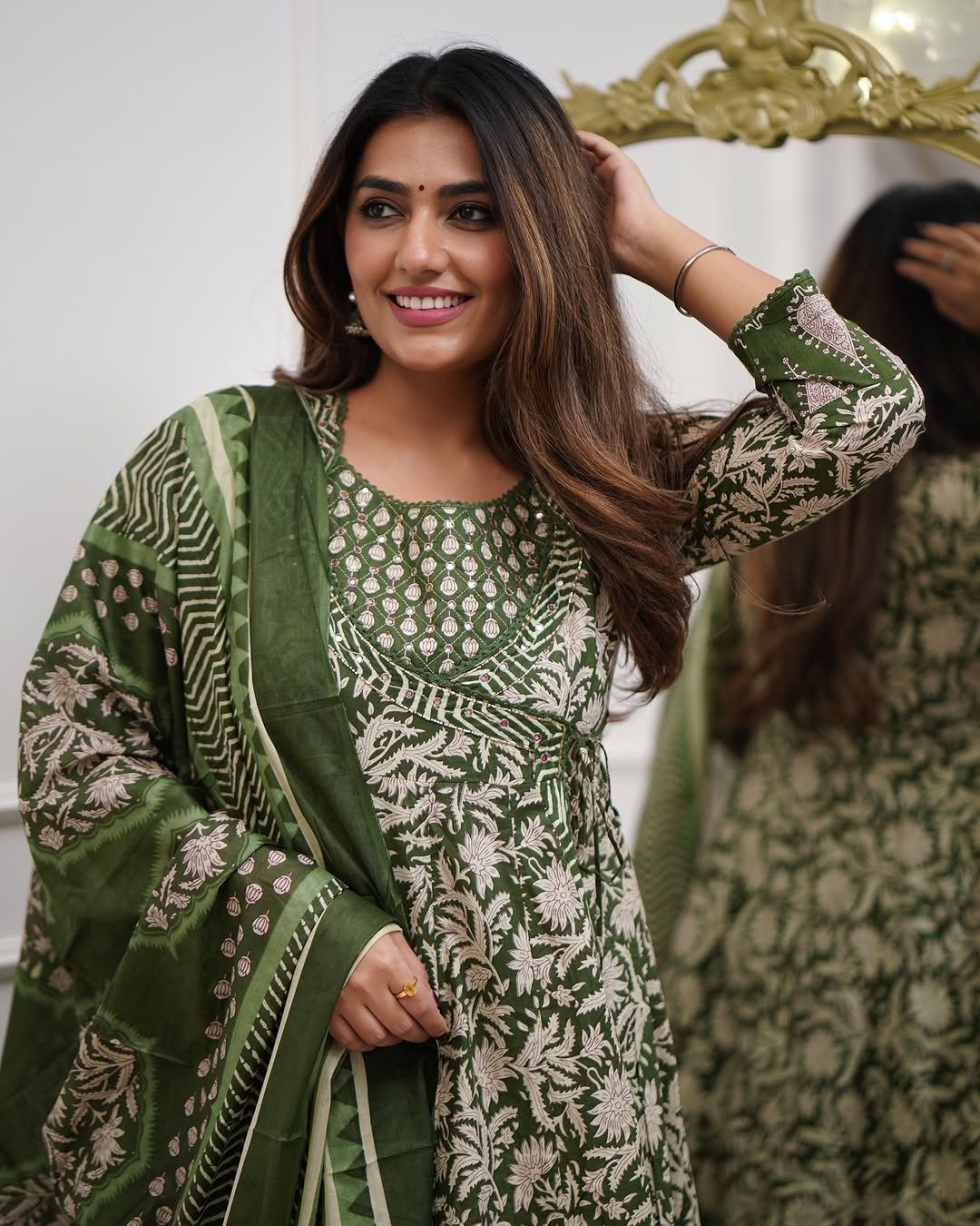 HEAVY FULLY FLAIRD ANARKALI STITCHIED SUIT SET