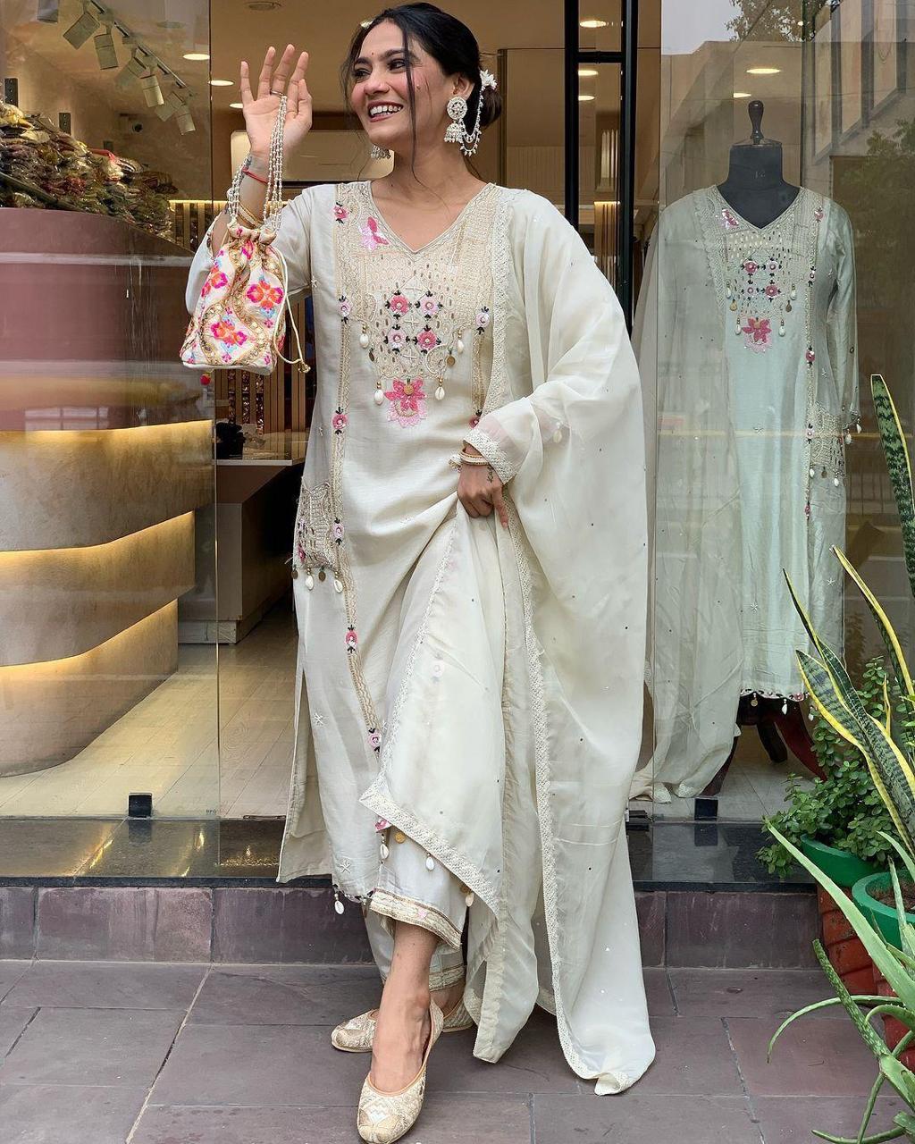Elegant Off-White Embroidered Kurta Set with Dupatta – Premium Festive Wear for Women