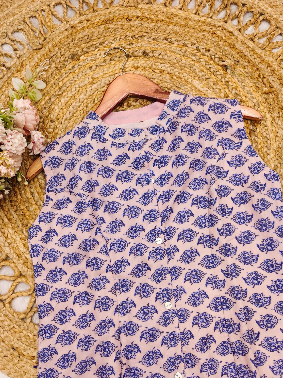 Elegant Floral Printed Sleeveless Long Kurti for Women