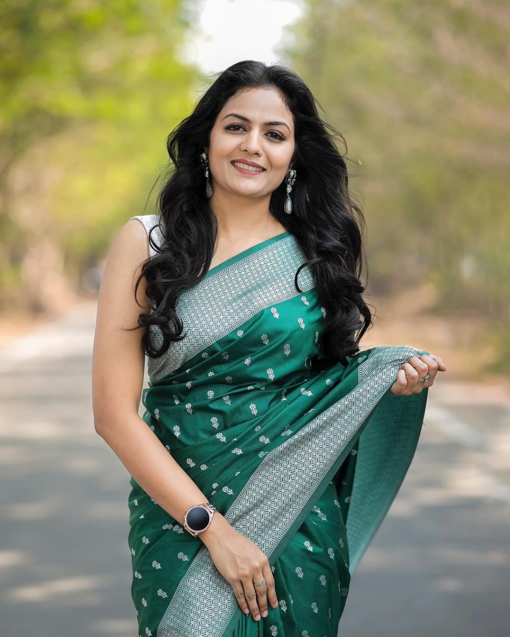 Deep Green Woven Harmony Saree