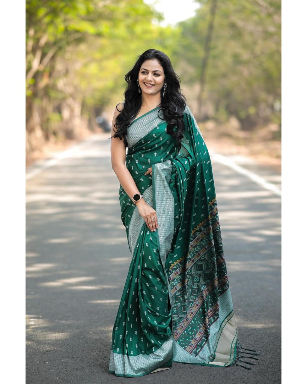 Deep Green Woven Harmony Saree