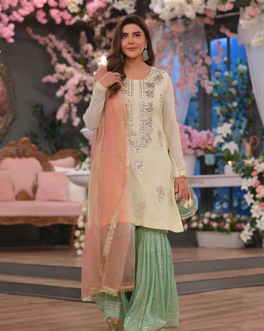 THE BEAUTY OF YOUR WARDROBE WITH THIS NEW KURTI-SHARARA SET