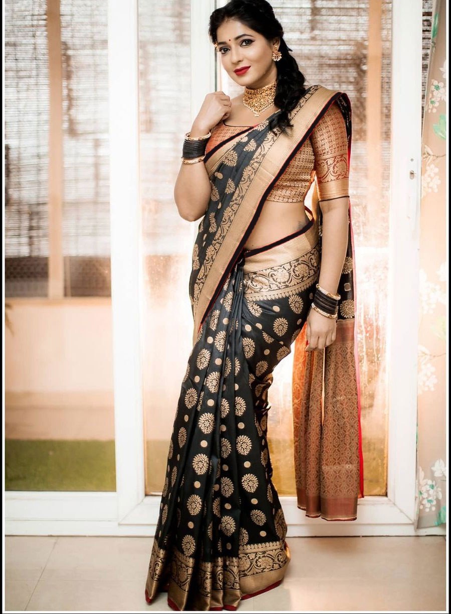 Midnight Elegance Kanjivaram Saree