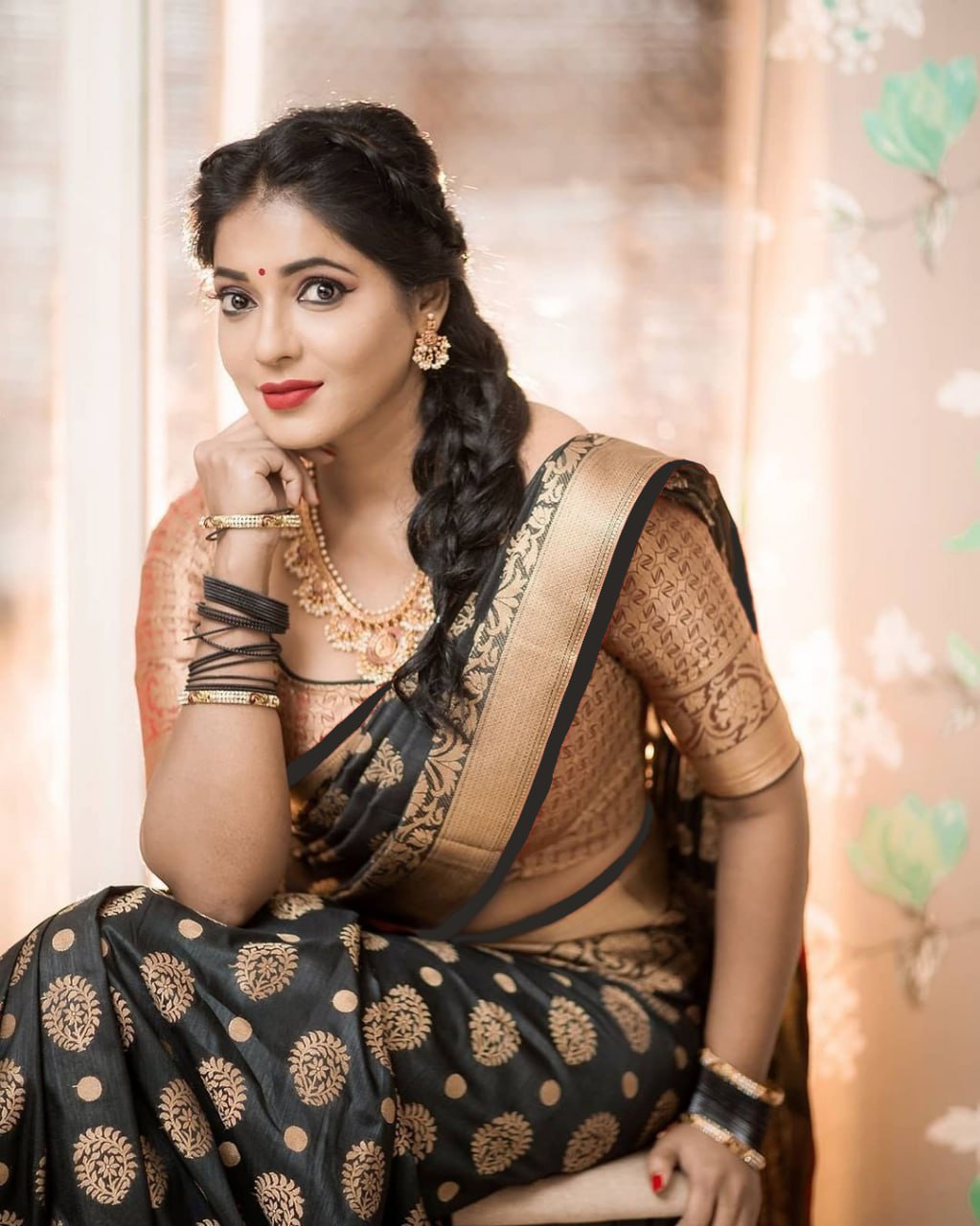 Midnight Elegance Kanjivaram Saree