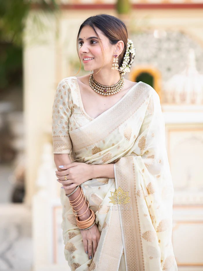 Elegant Floral Pallu with Beaded Tassels