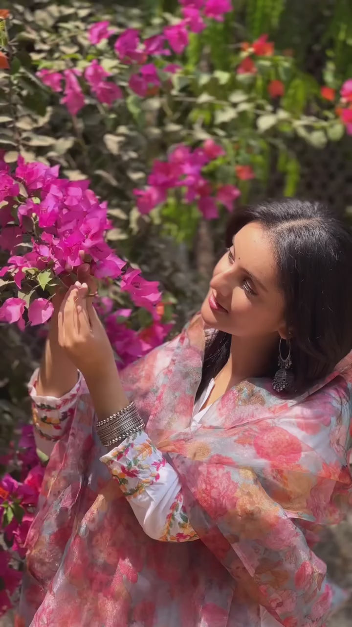 Graceful White Floral Embroidered Kurta Set with Dupatta